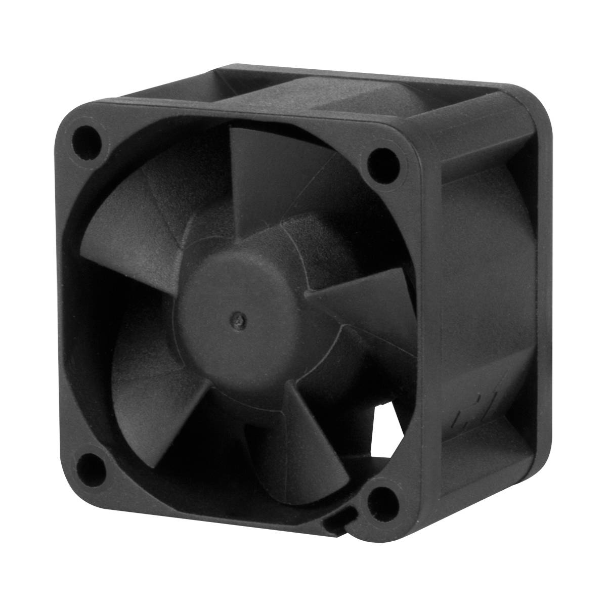 Sort firkantet ventilator med fem vinger til elektroniske enheder, lavet af plast, fotograferet foran en hvid baggrund.