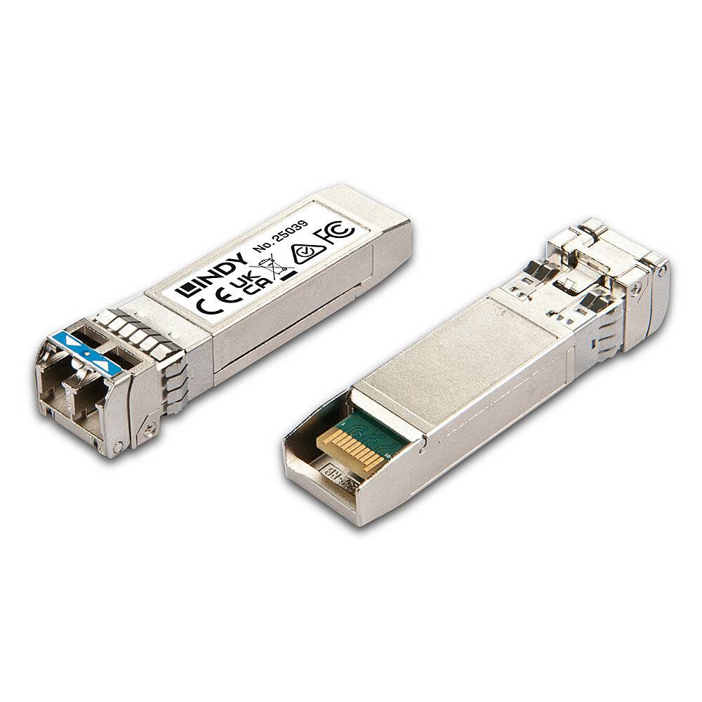 To SFP-moduler i metal, hvoraf den ene har fremtrædende blå elementer, begge forsynet med CE- og genbrugssymboler.
