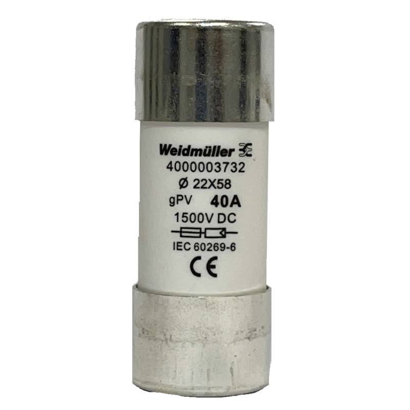 Sikring med påskrift: 'Weidmüller', type: 22x58, gPV, 40A, 1500V DC, IEC 60269-6, CE-certificering.