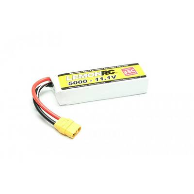 Et lithium-polymer-batteri mærket 'LEMONRC 5000 - 11.1V', omgivet af kabler med gult stik.