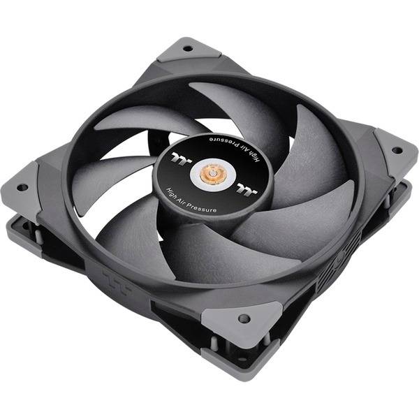 Sort PC-ventilator med fem blade og høj lufttrykkapacitet. Ideel til optimering af køling i computere.