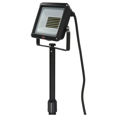 Sort udendørs LED-projektørlampe på en spike med tilsluttet strømkabel, vist mod en hvid baggrund.