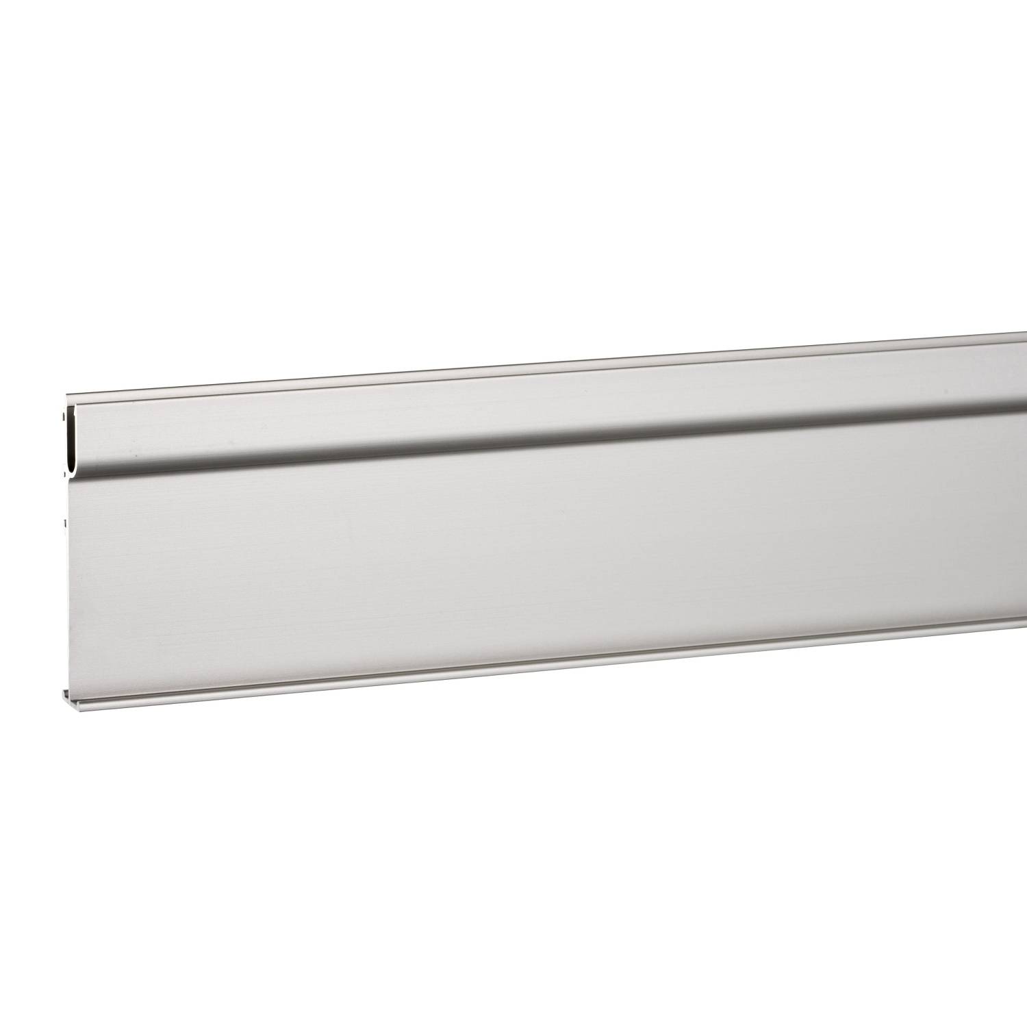 Metalplade med ret kant, glat overflade og let reflekterende optik. Egnet til industrielle eller dekorative formål.