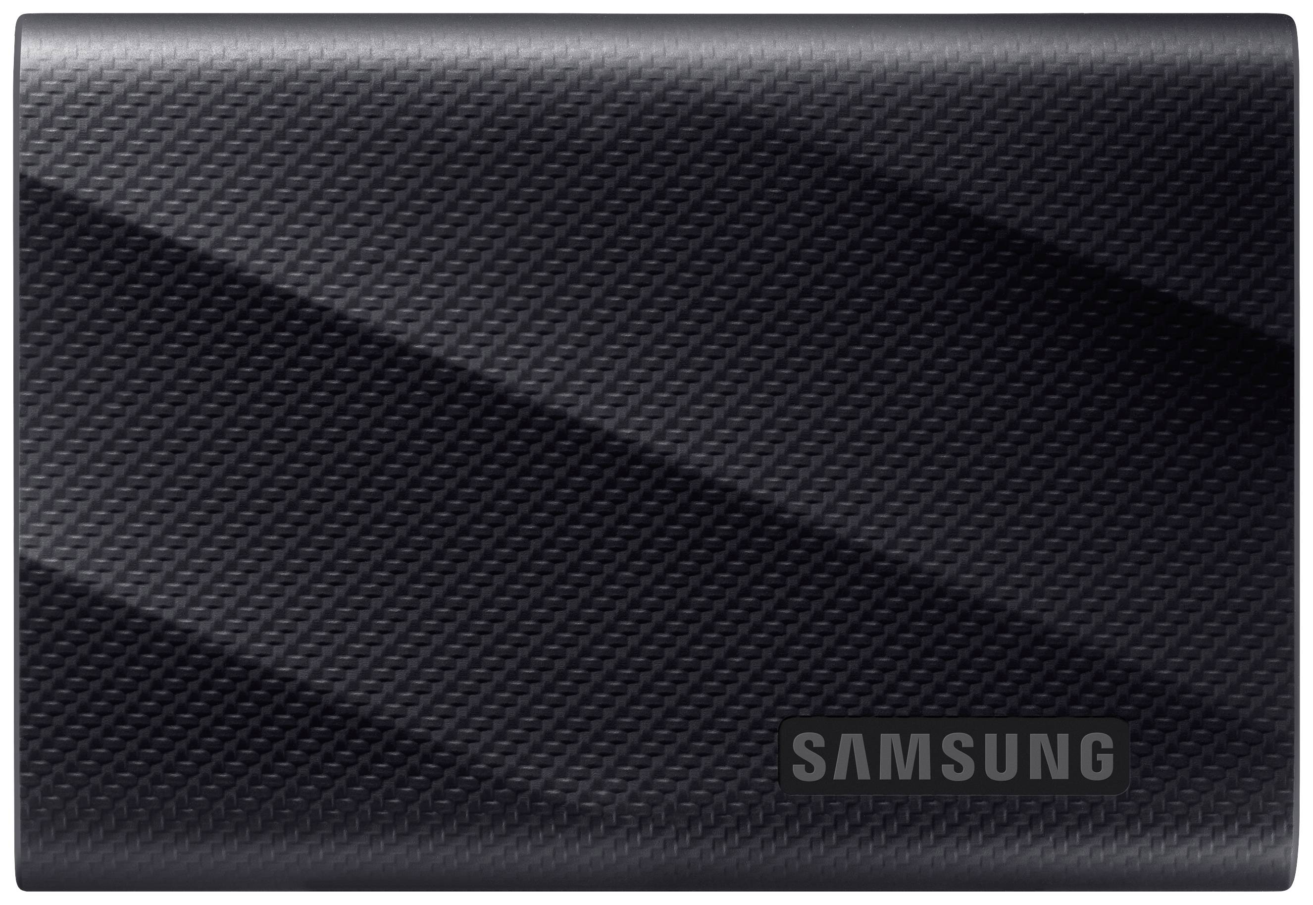 En sort ekstern Samsung-harddisk med en struktureret overflade, som ser robust og bærbar ud.