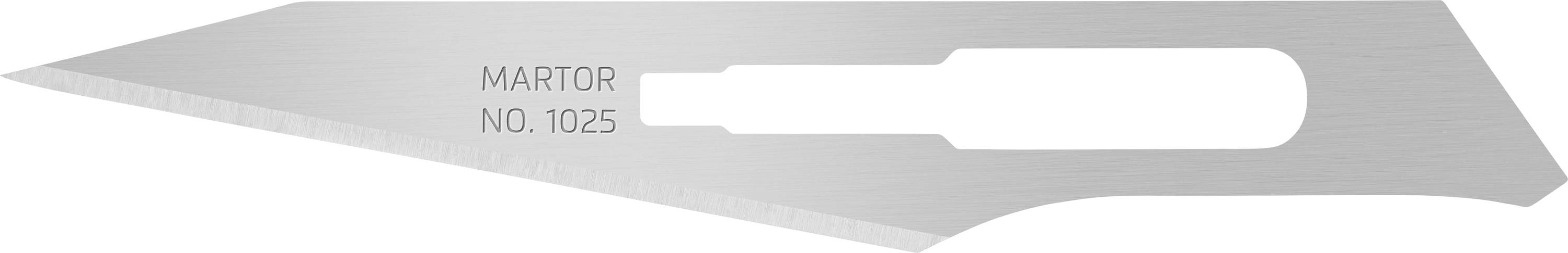Et skalpelbladserstantning med gravuren 'Martor Nr. 1025', fremstillet af metal, kendelig ved sin spidse form og skarpe kant.