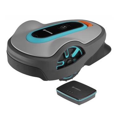 Robotplæneklipper i grå design med blå accenter og tilhørende ladestationen, designet til automatisk plæneklipning.