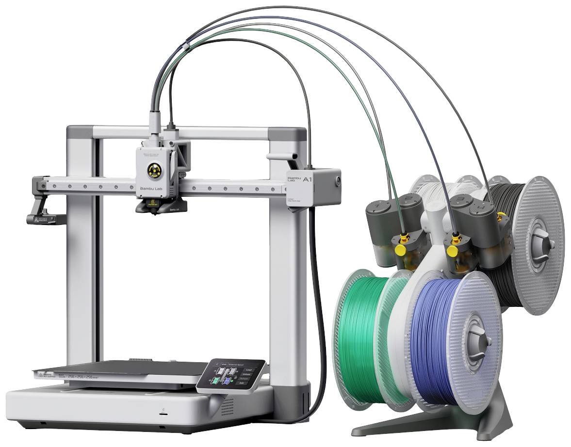 En 3D-printer med fire spoler i forskellige farver tilsluttet. Spolerne er placeret til højre, og printhovedet bevæger sig langs x-aksen.