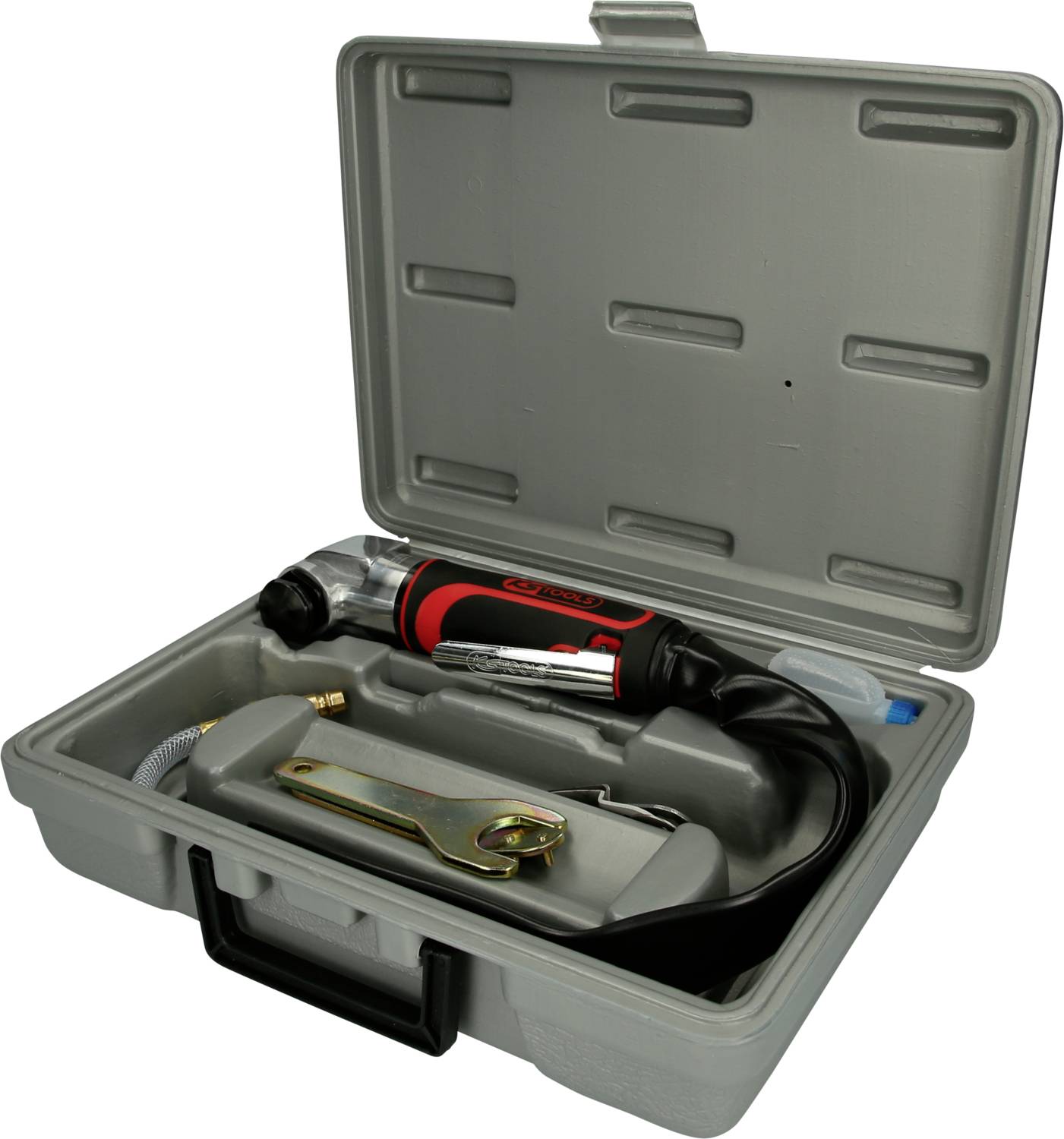 Grå plastkasse med åben låg indeholdende en elektrisk slagskruemaskine, ledning, skruenøgle og tilbehør.