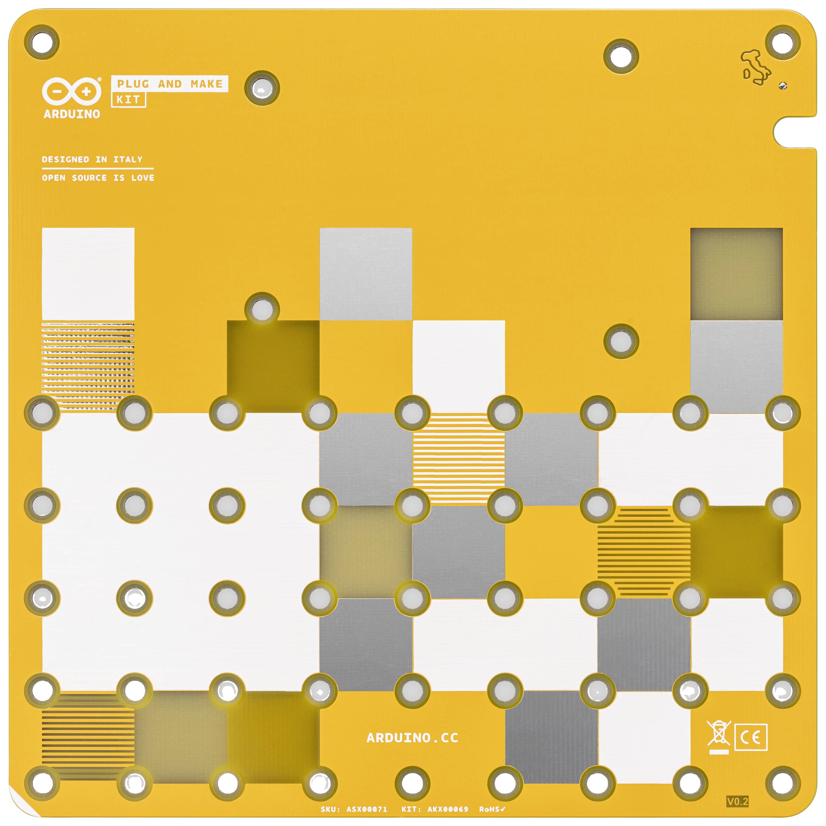 Gult printpladekort design med grå og hvide firkantede mønstre og flere borede huller, forsynet med teksten 'ARDUINO' og 'Designed in Italy'.