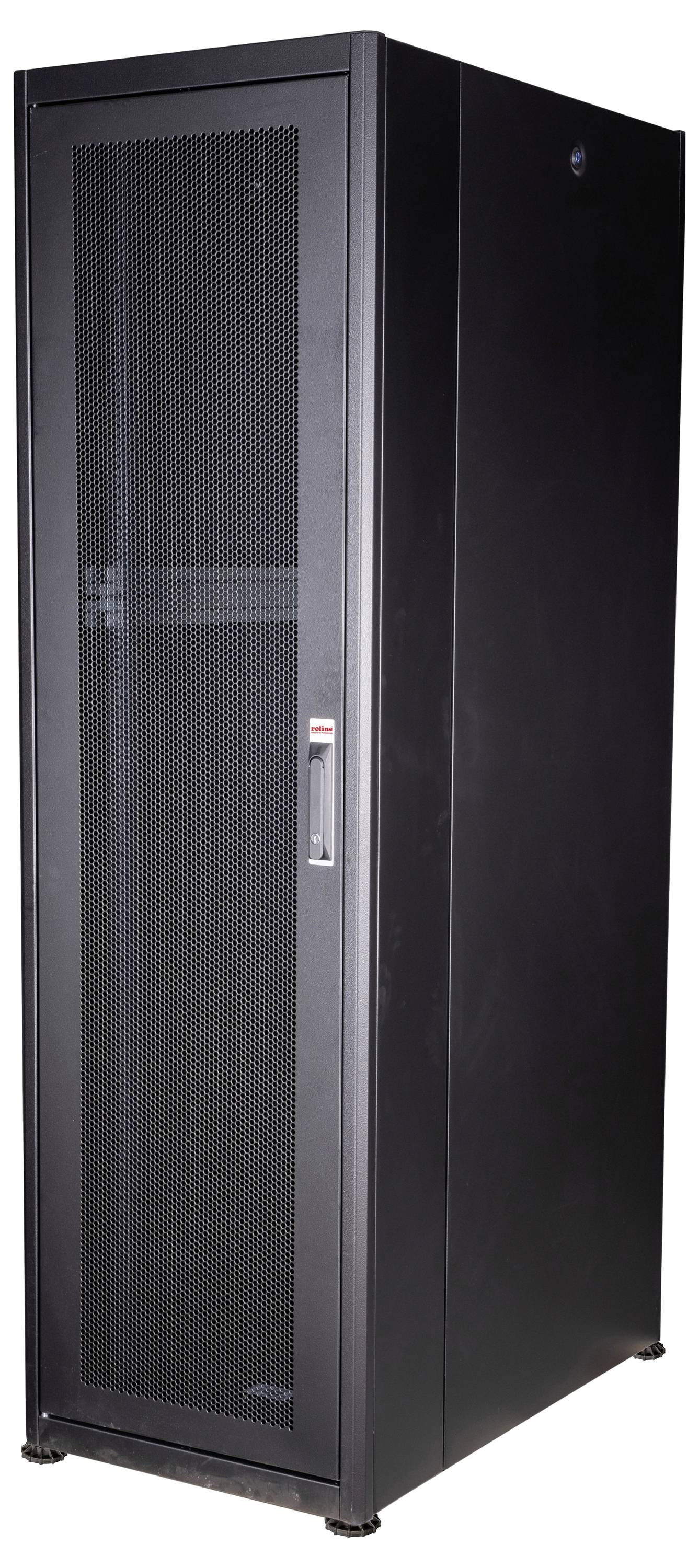 Sort IT-serverskab med gitre på forsiden, stående oprejst. Egnet til opbevaring af computerudstyr og netværksenheder.