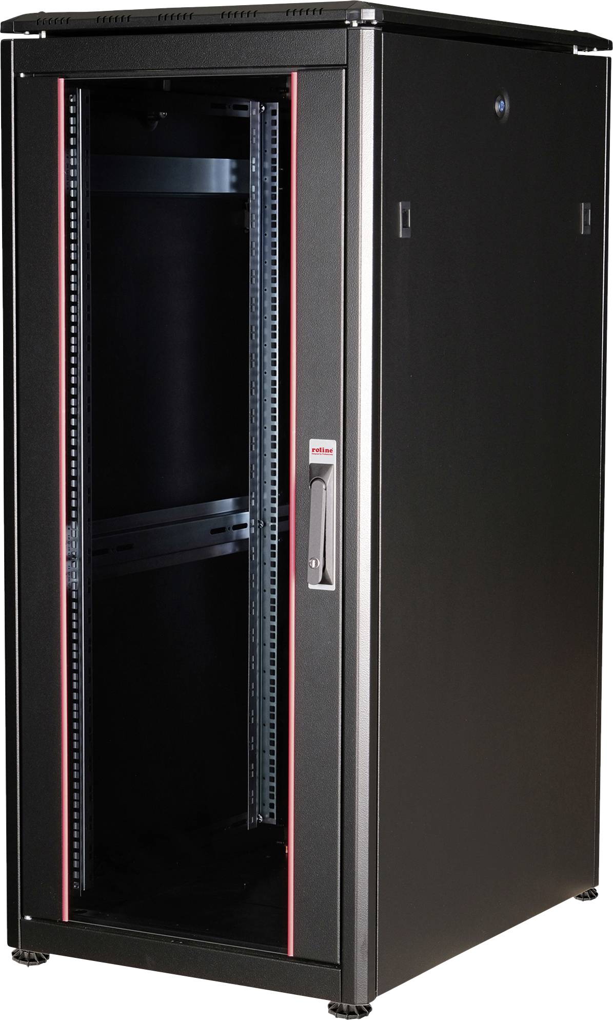 Et sort serverrack med glasdør, åbent indre og rødt markerede hjørner, står på hjul, klar til brug i et serverrum.