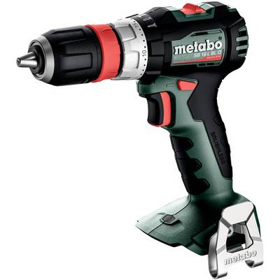 Trådløs Metabo boremaskine med chuck, momentring, batteribasis og bæltklemme, vist på hvid baggrund.