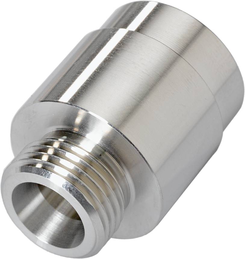 Et sølvfarvet metalstykke med gevind, cylinderformet, muligvis en adapter eller forbindelseselement.