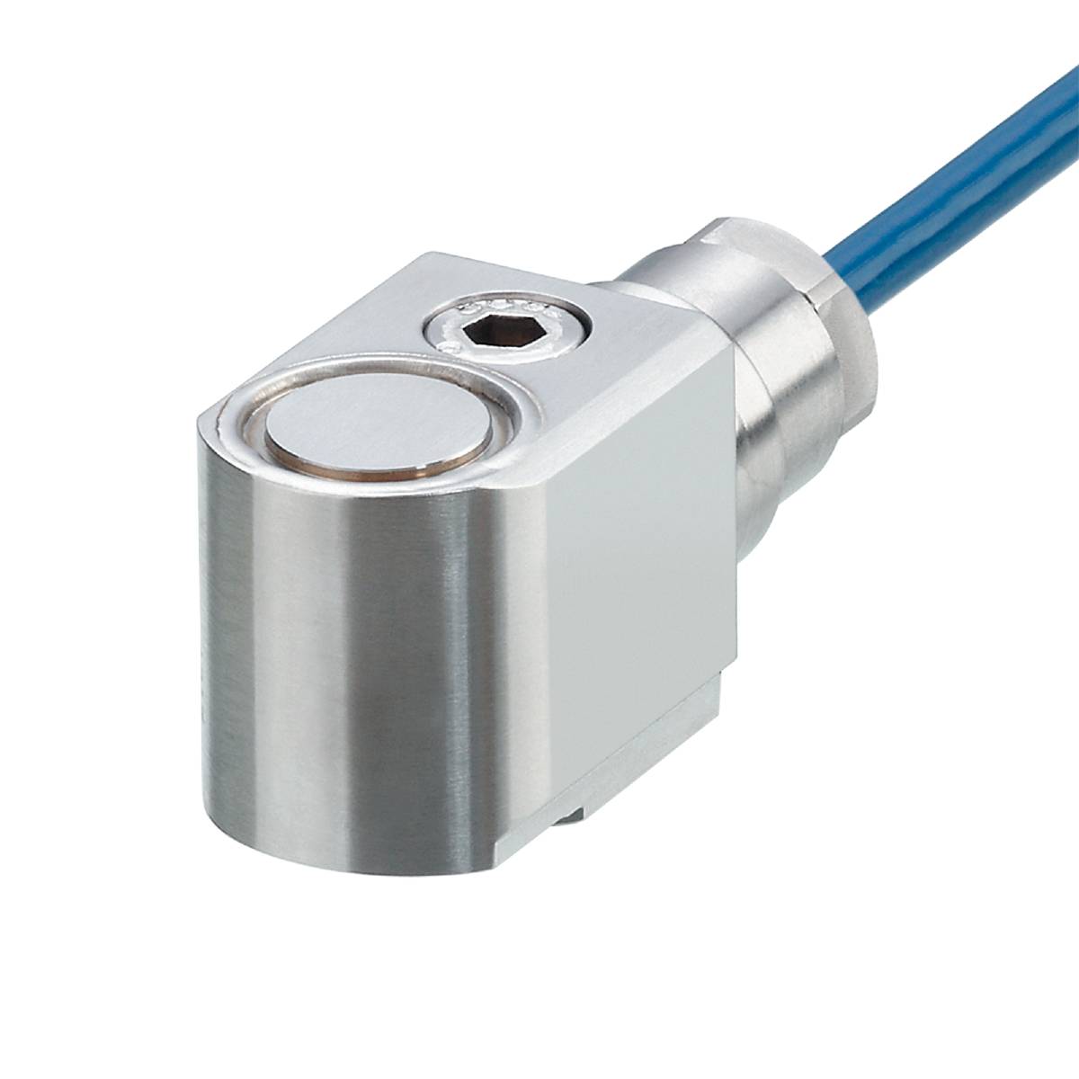 En sølvfarvet, cylinderformet sensor med blå kabel på sort baggrund. Branchemæssigt standard for industrielle anvendelser.