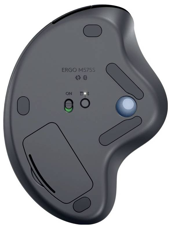 Bagsiden af en ergonomisk trådløs mus med batterirummet og en blå trackball. Taster til tænd/sluk og forbindelsesindstillinger er synlige.