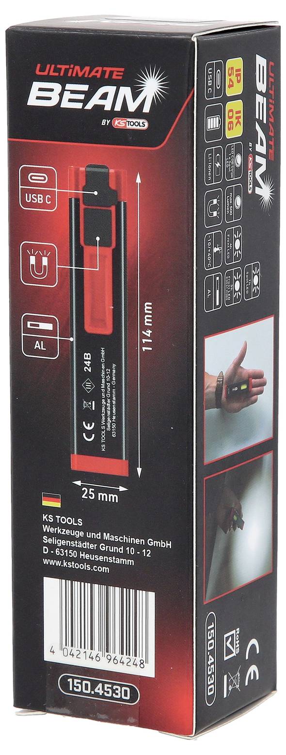 Rød LED-lommelygte 'Ultimate Beam' med USB-C-stik, 114 mm lang, 25 mm diameter. Emballagen viser produktdetaljer og producentoplysninger.