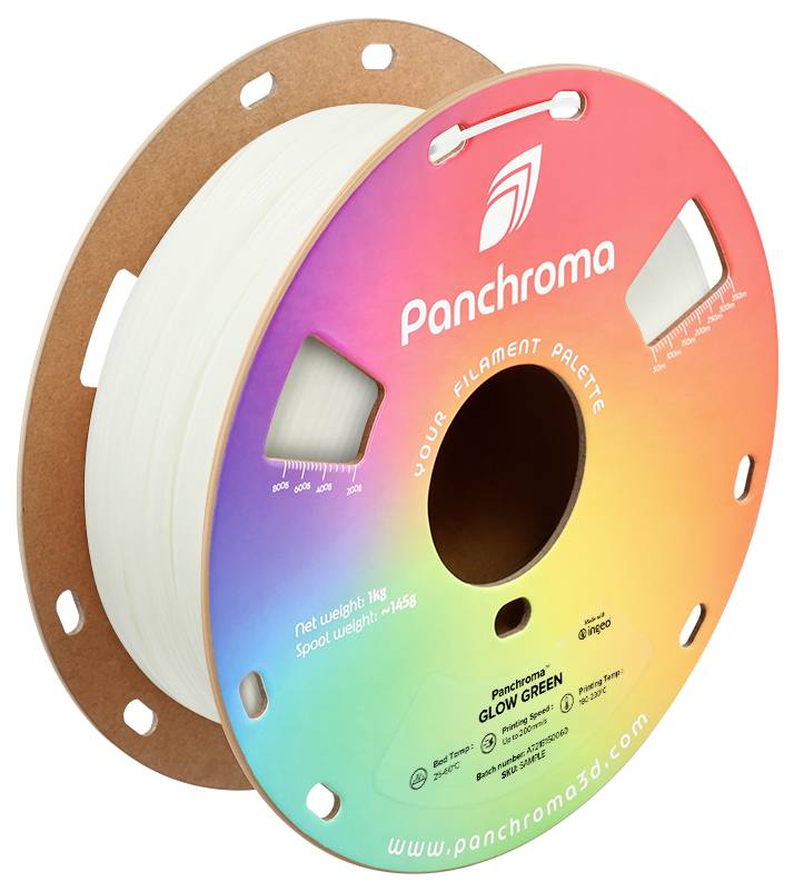 En farverulle af Panchroma Glow Green Filament til 3D-print, med regnbue-etiket og producentoplysninger.