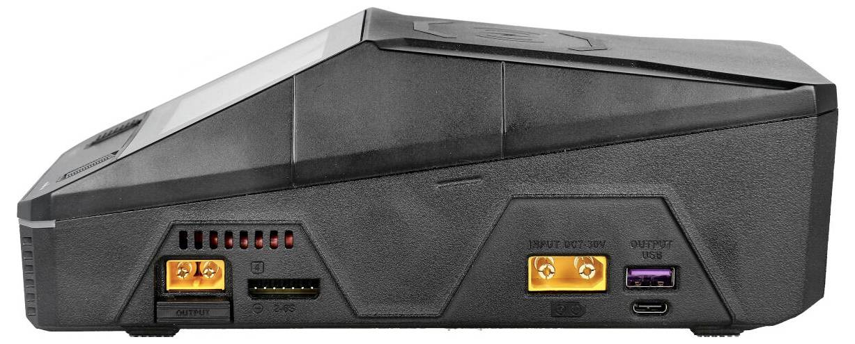 Sort elektronisk enhed med flere tilslutninger på siden, herunder USB-stik og orange strømstik.