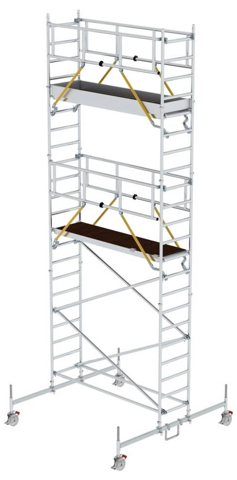 Illustration af et højt mobilt stillads med to platforme og sikkerhedsrækværker, monteret på hjul for nem transport.