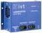 Blå oplader med påskriften 'ivT Ladebooster 12 V, 30 A'. Viser tilslutninger til startbatteri og sekundært batteri samt statusindikationer.