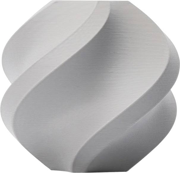 Abstrakt, spiralformet skulptur i grå farve med bløde kurver, der formidler en fornemmelse af bevægelse.
