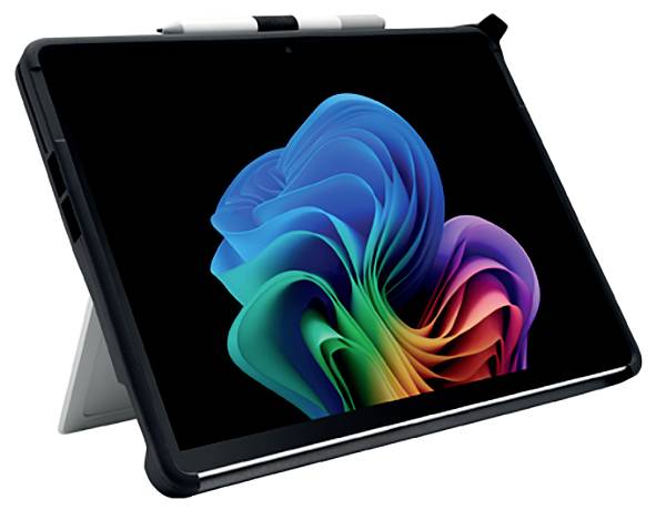 Et tablet med farverig digital kunst på skærmen, understøttet af en holder. Øverst ligger en stylus.