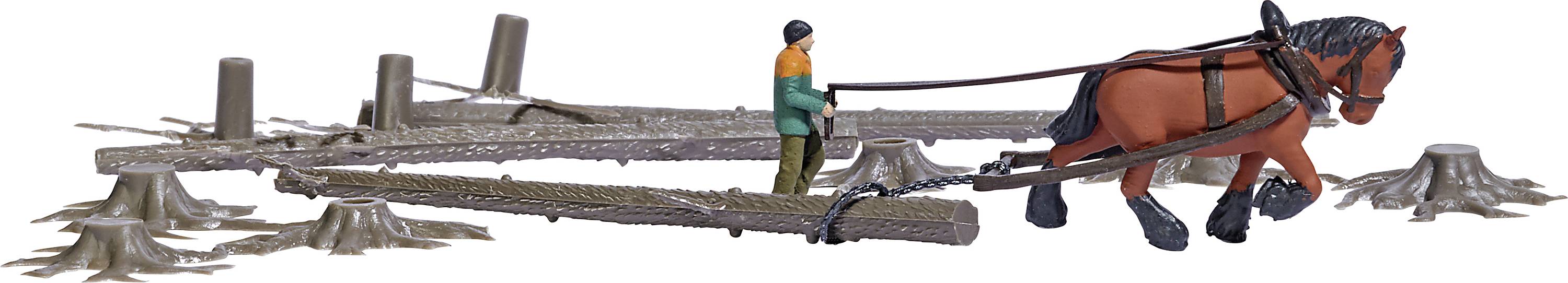 En model viser en hest, der trækker træstammer gennem en skov sammen med en skovhugger. Træstubbe er synlige i baggrunden.