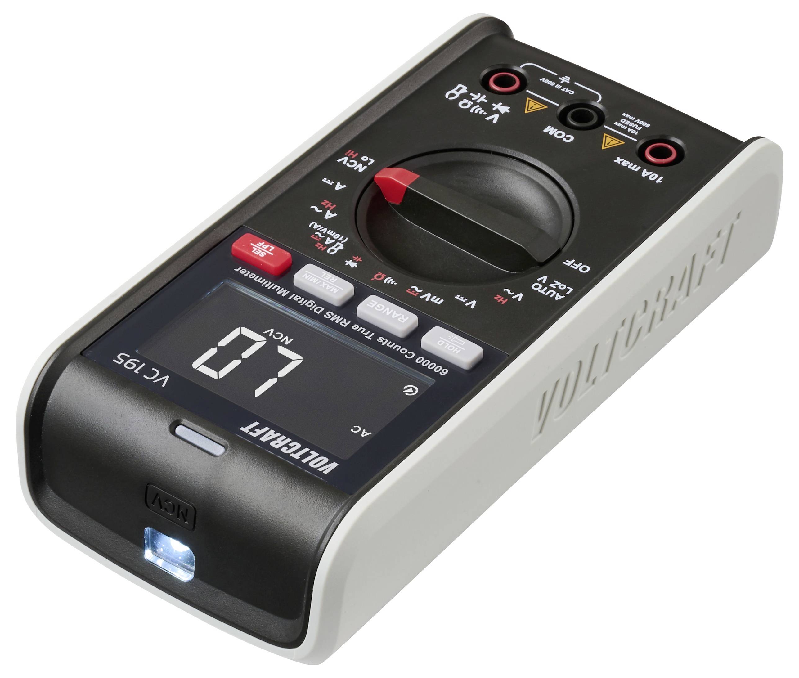 Et digitalt multimeter, der viser '07', med knapper mærket til forskellige elektriske målinger, bruges til test og fejlfinding i kredsløb.