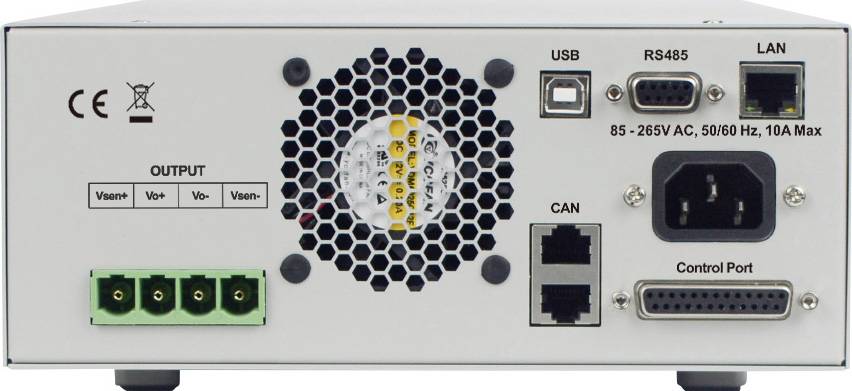 Billedet viser bagsiden af en elektronisk enhed med forskellige porte, herunder USB, RS485, LAN, CAN og en AC-strømindgang.