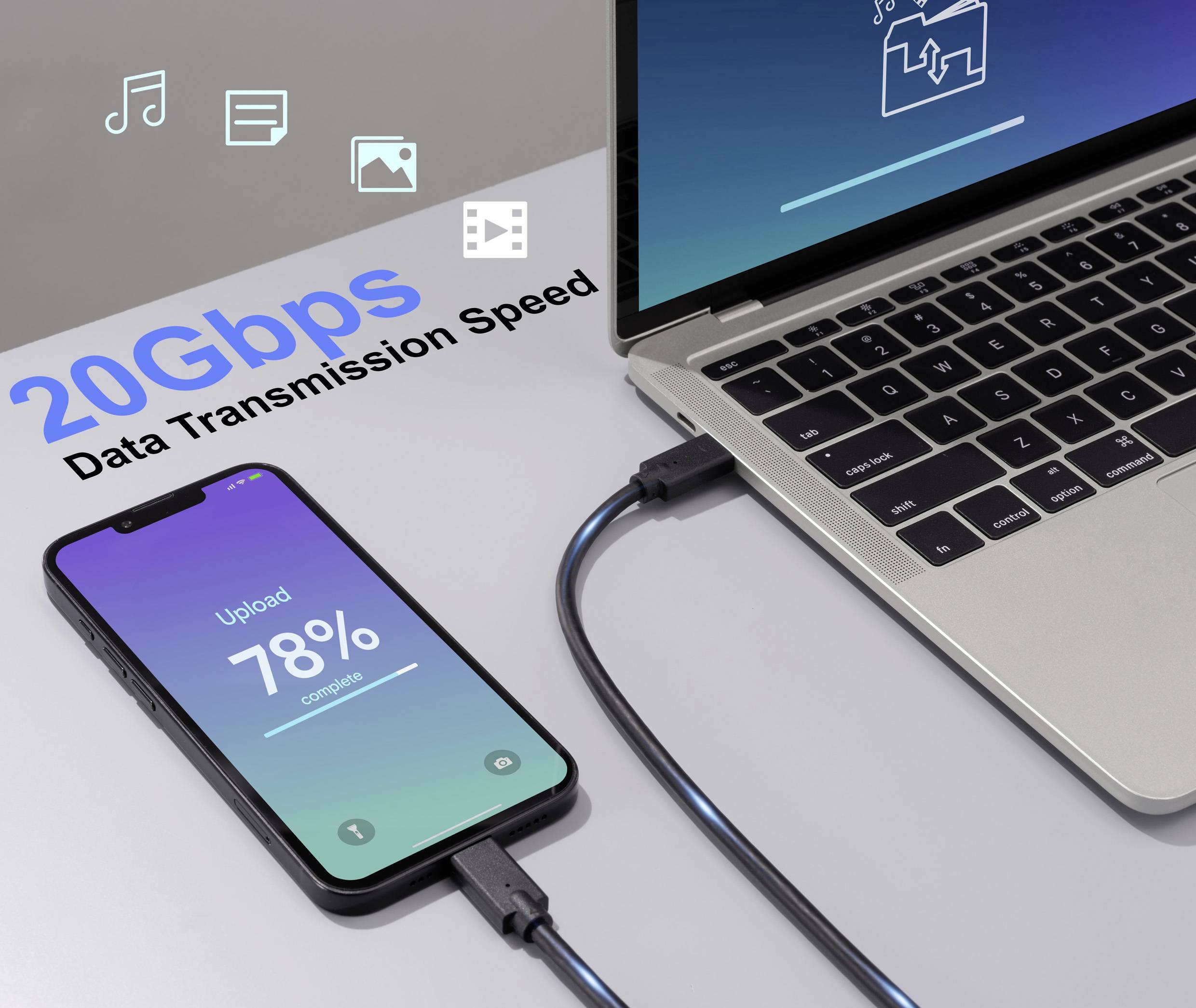 Telefon uploader data forbundet til en bærbar computer via kabel, viser 'Upload 78%'. Tekst læser '20 Gbps dataoverførselshastighed' med filer-ikoner.