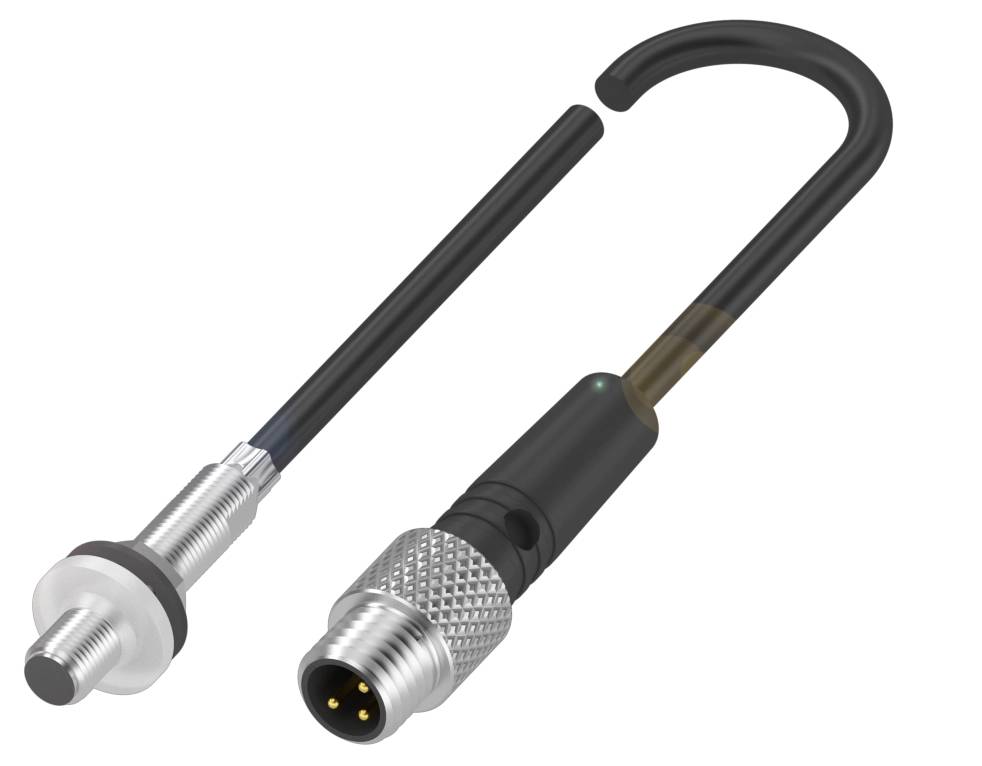En sensor med gevindtilslutning og et kabel med rundstik til forbindelse. Egnet til industrielle anvendelser.