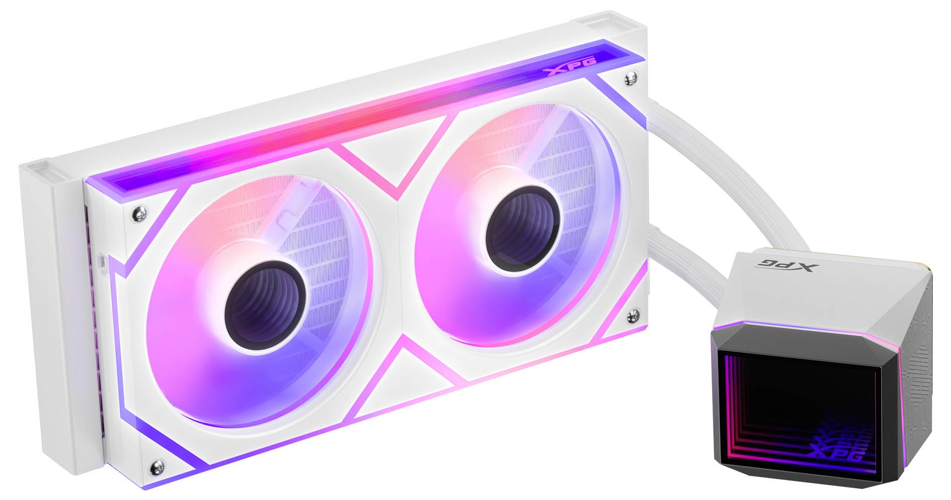 Et hvidt computerkølesystem med en dobbeltventilatorkøler og RGB-belysning, forbundet med slanger til en blok mærket med brandlogoet.