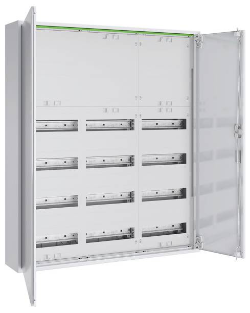 Elektrisk tavle åben, med flere pladser til sikringerne. Tavlen er hvid med en transparent dør på højre side.