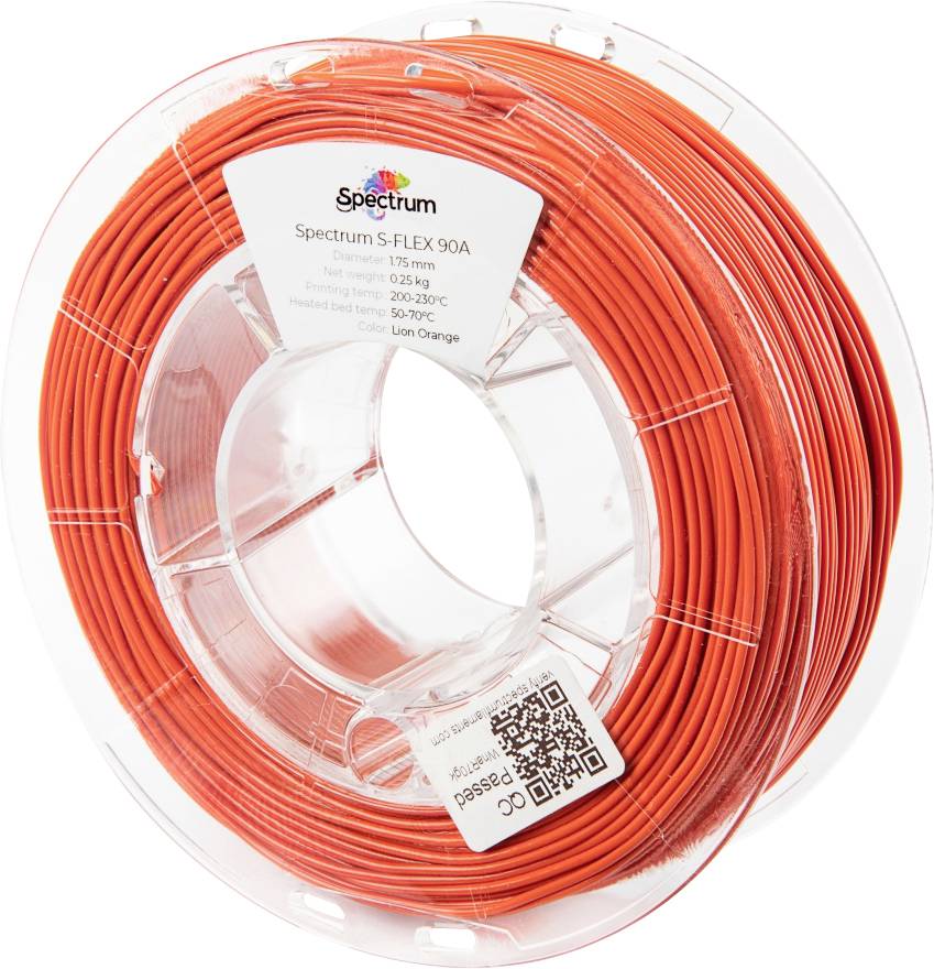 En rulle orange 3D-printfilament mærket 'Spectrum S-FLEX 90A', med detaljer som omfatter filamentdiameter, temperaturområde og QR-kode.