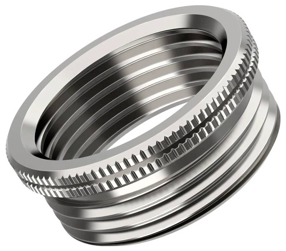En skinnende, metaltrukket ring med riller og fordybninger. Det ser ud til at være en mekanisk komponent, muligvis bruges til at fastgøre eller forbinde dele.