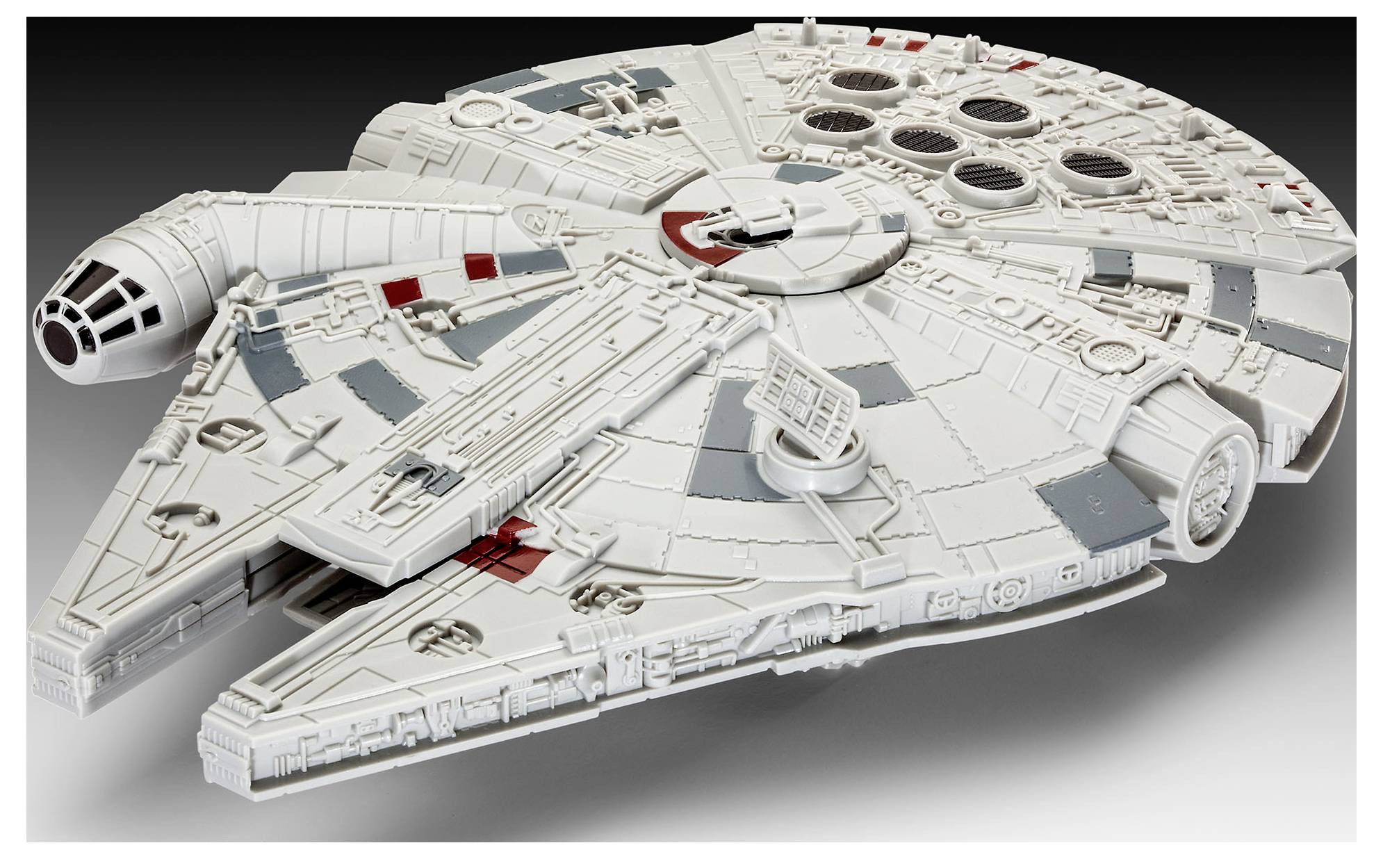 En detaljeret model af et fremtidigt, ikonisk rumskib med en skiveform og forskellige markerede paneler, kendt som Millennium Falcon.