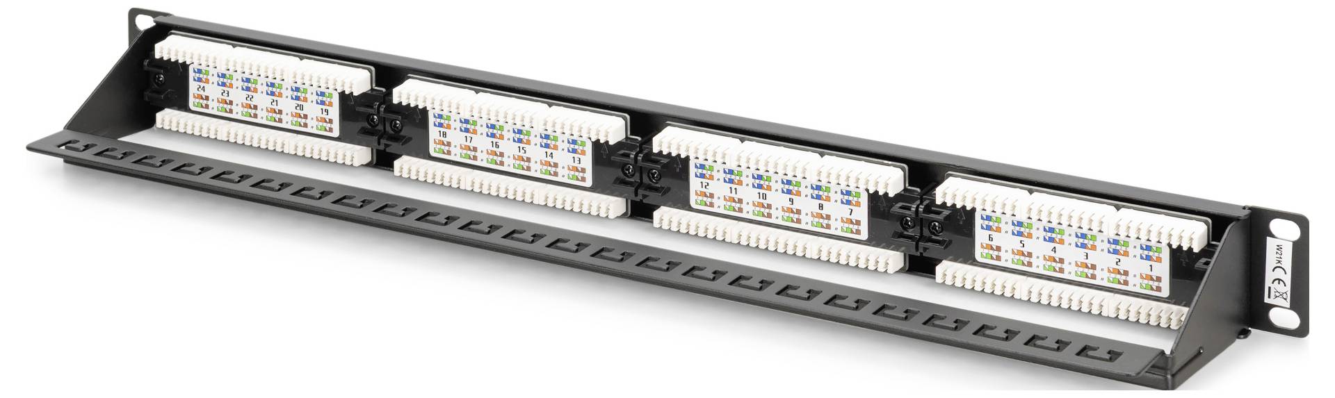 'Patchpanel med fire rækker af ledningsforbindelseblokke, designet til netværkskabeltyring og organisering i datacentre eller IT-miljøer.'
