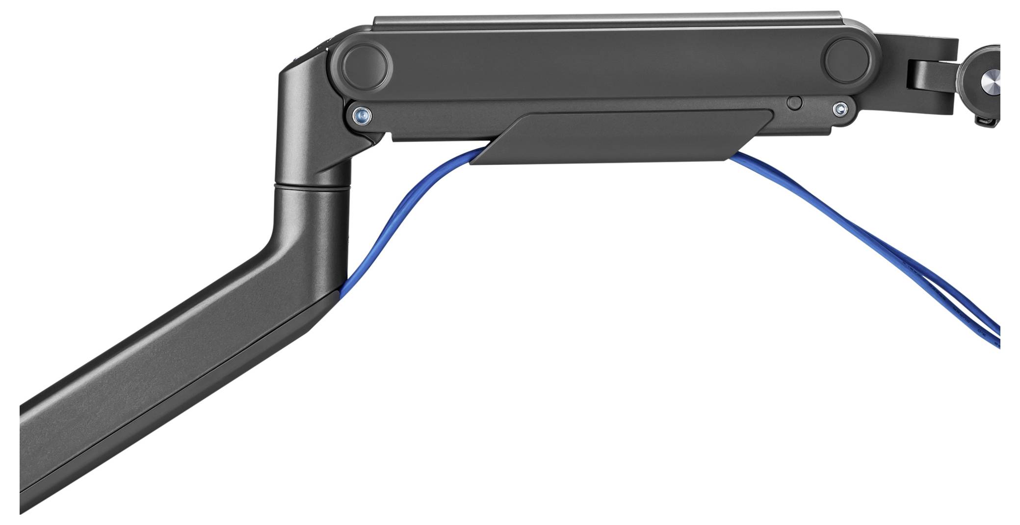 Nærbillede af en leddelt monitorarm i sort med synlige blå kabler, designet til ergonomisk displaypositionering.