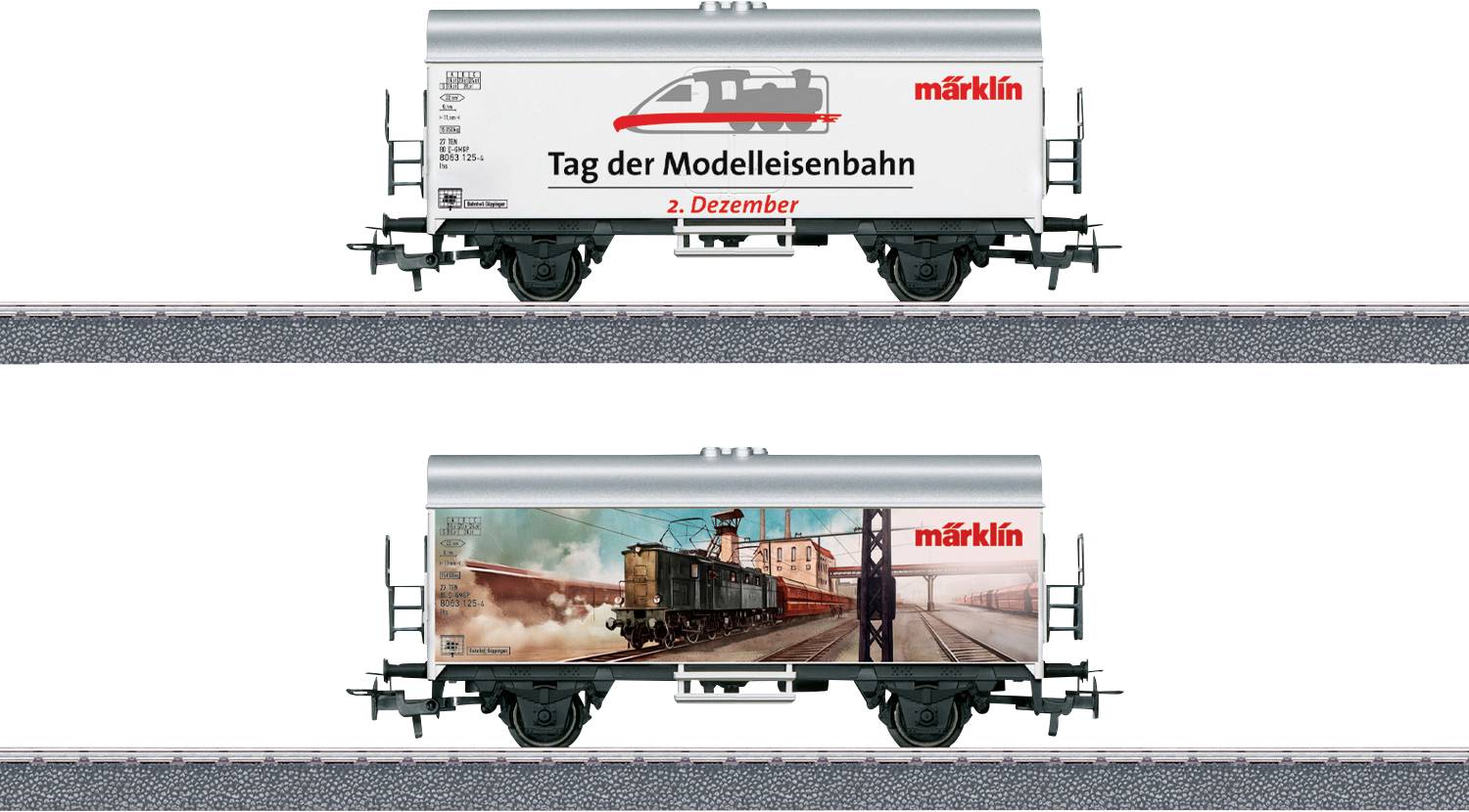 To modeltogsbanetankvogne på skinner. Øverste vogn reklamerer for 'Tag der Modelleisenbahn' den 2. december. Nederste vogn viser et historisk togtog billede.