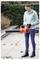 En Black+Decker 18V, 2.0 Ah lithiumbatteripakke med en Power Connect-funktion, vist fra siden og toppen.