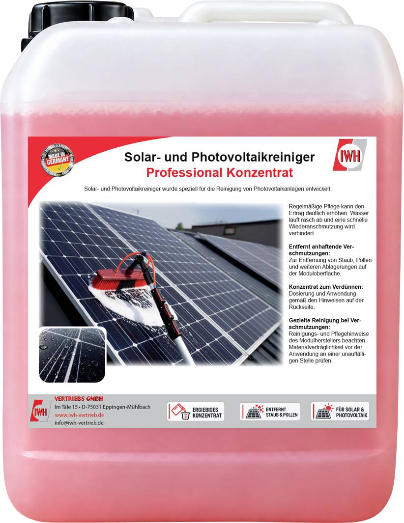 Rød rengøringskoncentratbeholder mærket "Solar- og Fotovoltaik-rengører Professionel Koncentrat" til rengøring af solpaneler og fotovoltaiske systemer.