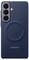 Et Samsung-telefoncover med et blåt struktureret mønster, der viser tre kameraobjektiver og et hævet cirkeldesign i midten.