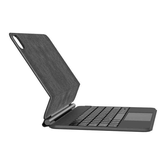 Et elegant sort tastaturcover til et tablet med et oprejst cover, der fungerer som stativ, åbnet i vinkel på hvid baggrund.