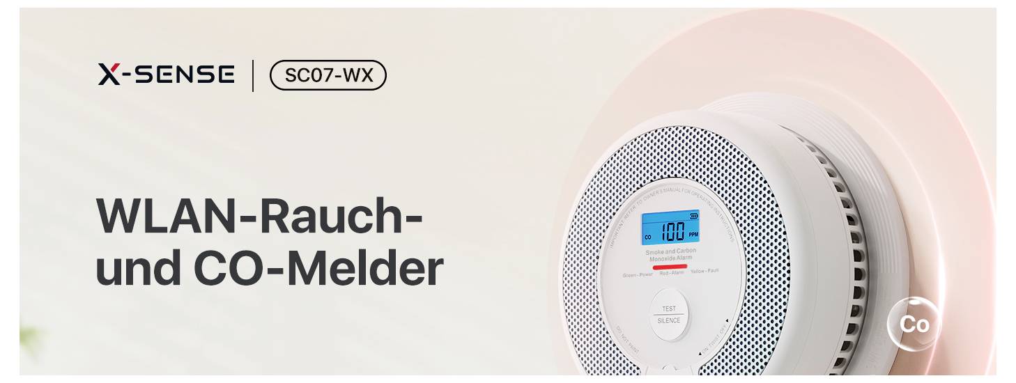 En WLAN-aktiveret røg- og CO-detektor fra X-Sense model SCO7-WX med digitalt display.