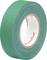 En rulle grøn klæbebånd med hvid kerne, der viser navnet 'Coroplast' i rødt tekst.