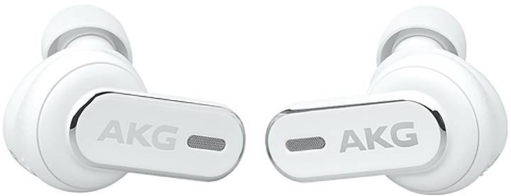 Par hvide AKG trådløse øretelefoner med opladningsstammer, vist side ved side på hvid baggrund.