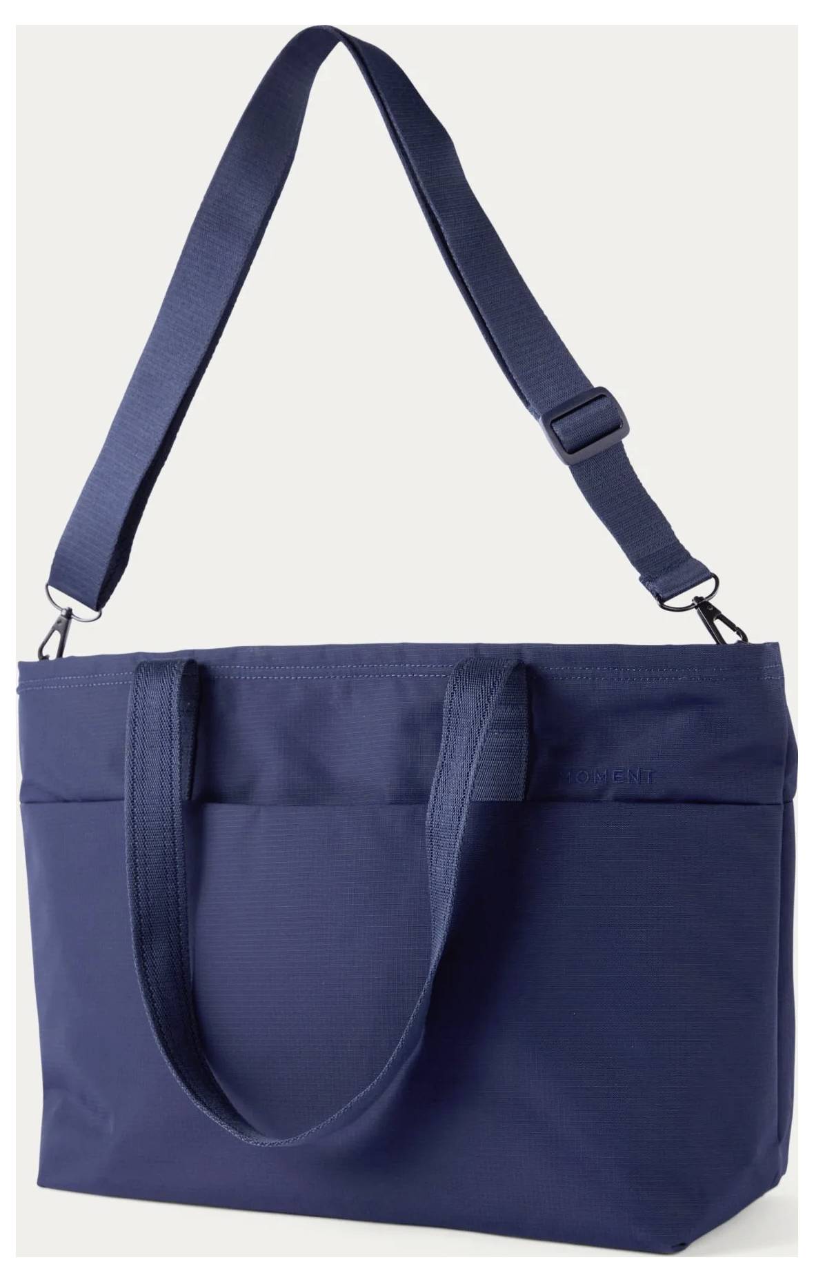 Moment Moment Everything Travel Tote 19L Navy #####Reisetasche Plads til computer, Vandtæt-1