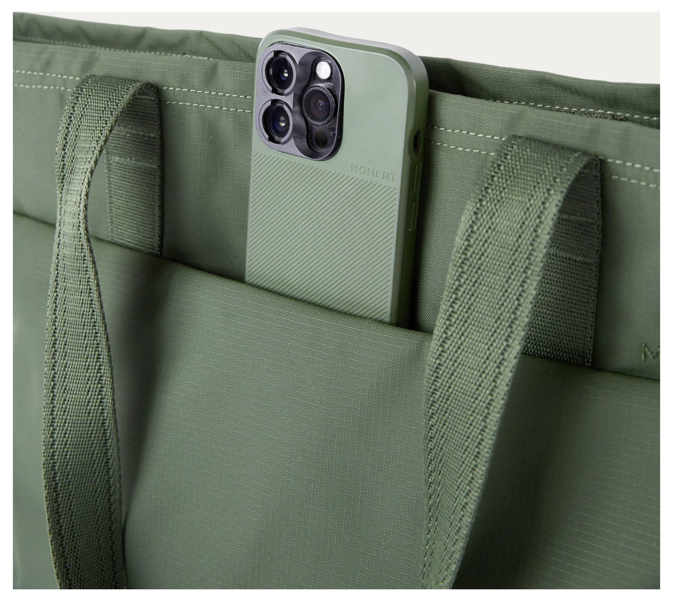 Moment Moment Everything Travel Tote 19L Olive #####Reisetasche Plads til computer, Vandtæt-5