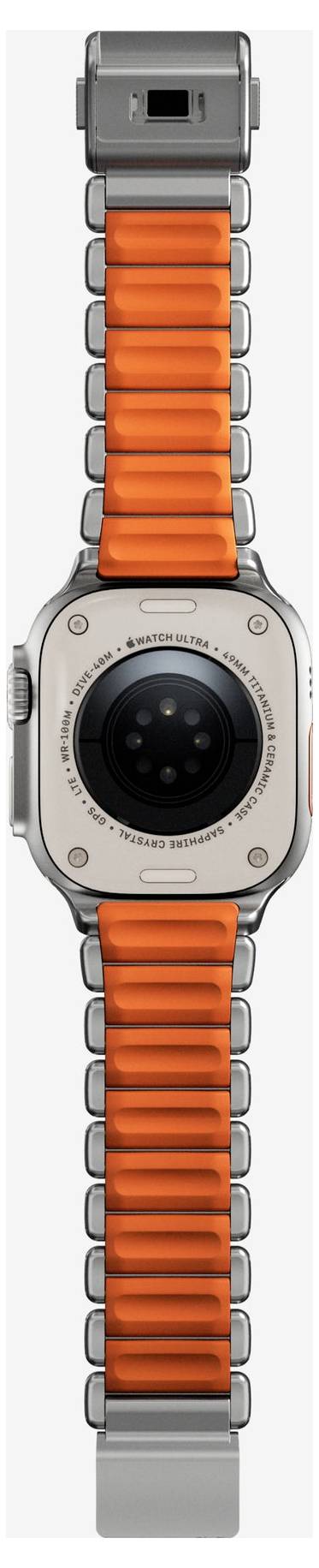Smartwatch med orange bånd vist forfra med rundt sølvhus og mørkt cirkulært display, centreret på hvid baggrund.