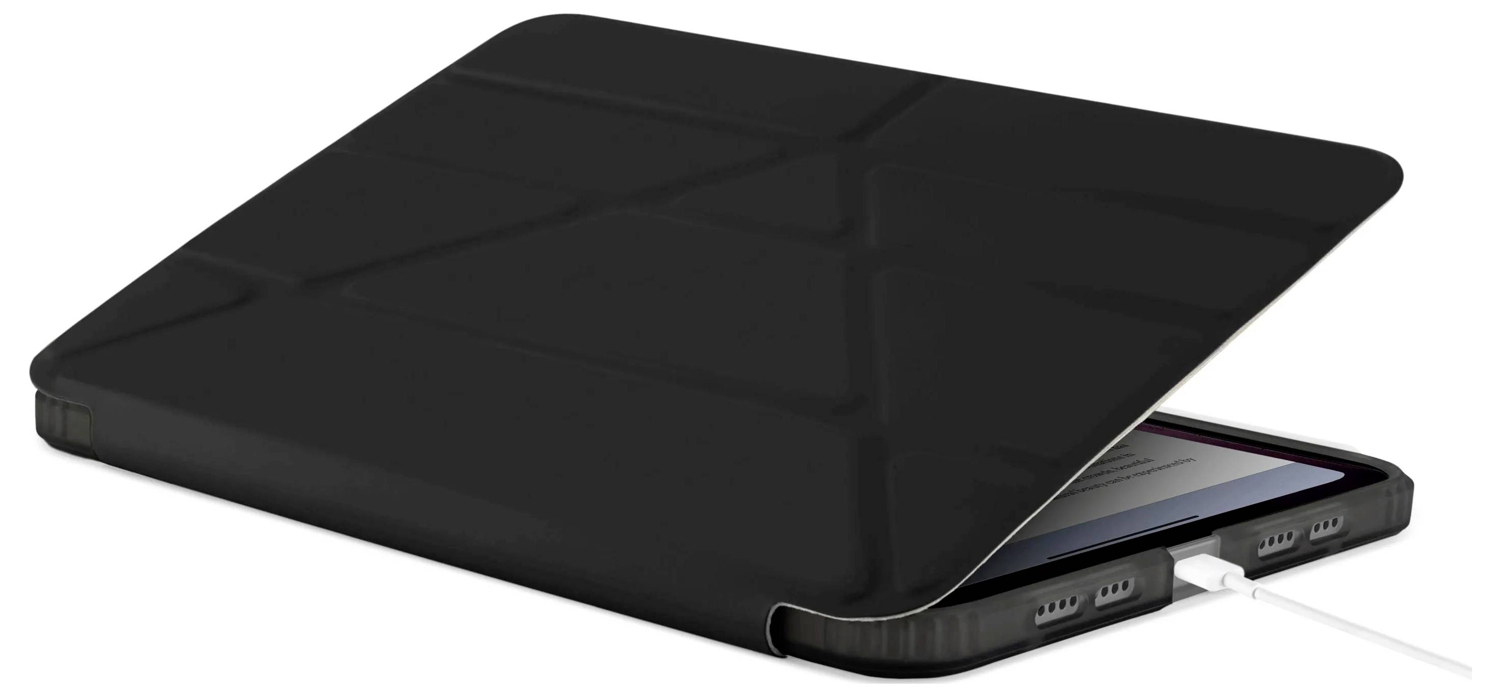 Tablet i et slankt sort beskyttelseset, delvist åbnet med opladningskabel forbundet ved bunden.